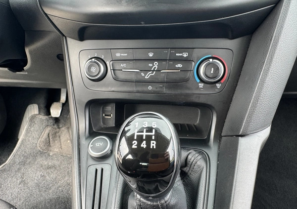 Ford Focus cena 41900 przebieg: 45007, rok produkcji 2018 z Kraków małe 781